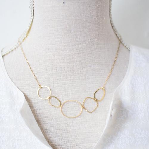 How to keep necklaces from tangling? Necklaces are beautiful accessories that can enhance your outfit and add a touch of elegance to your look.