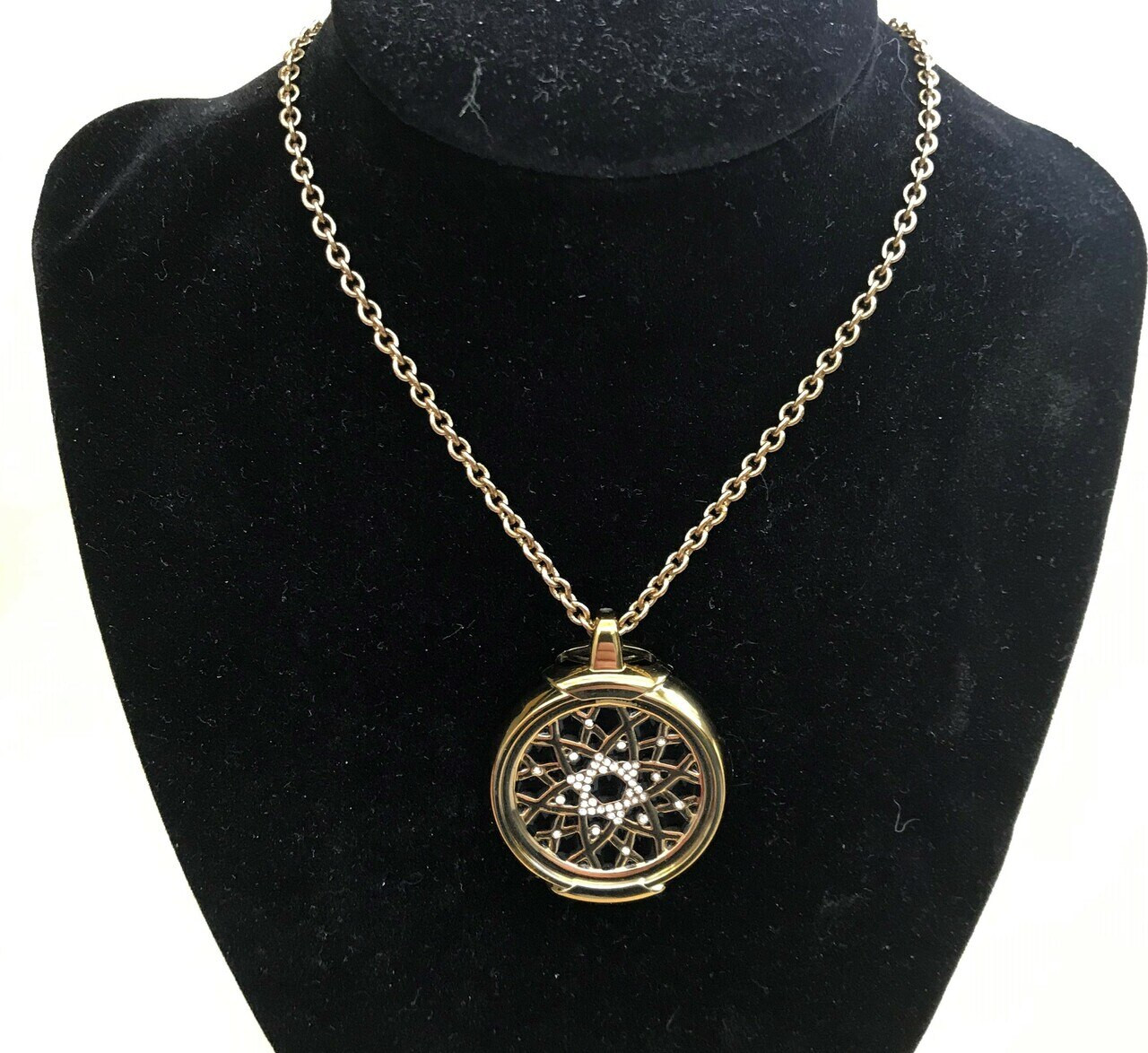 Necklace jewelry holder