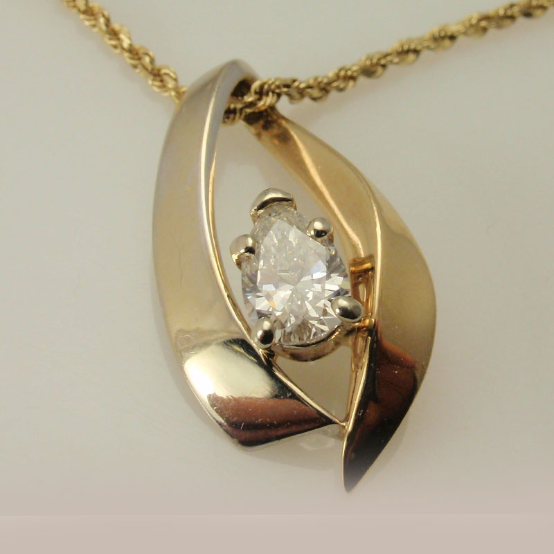 custom diamond pendant