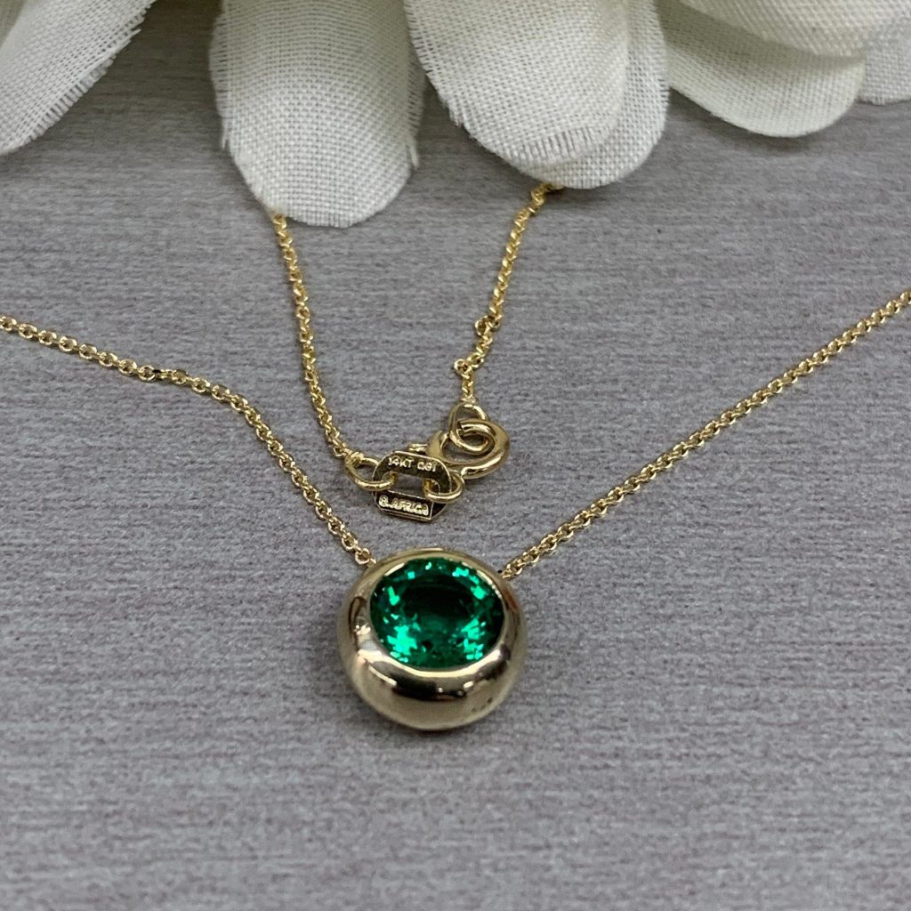 emerald pendant necklace