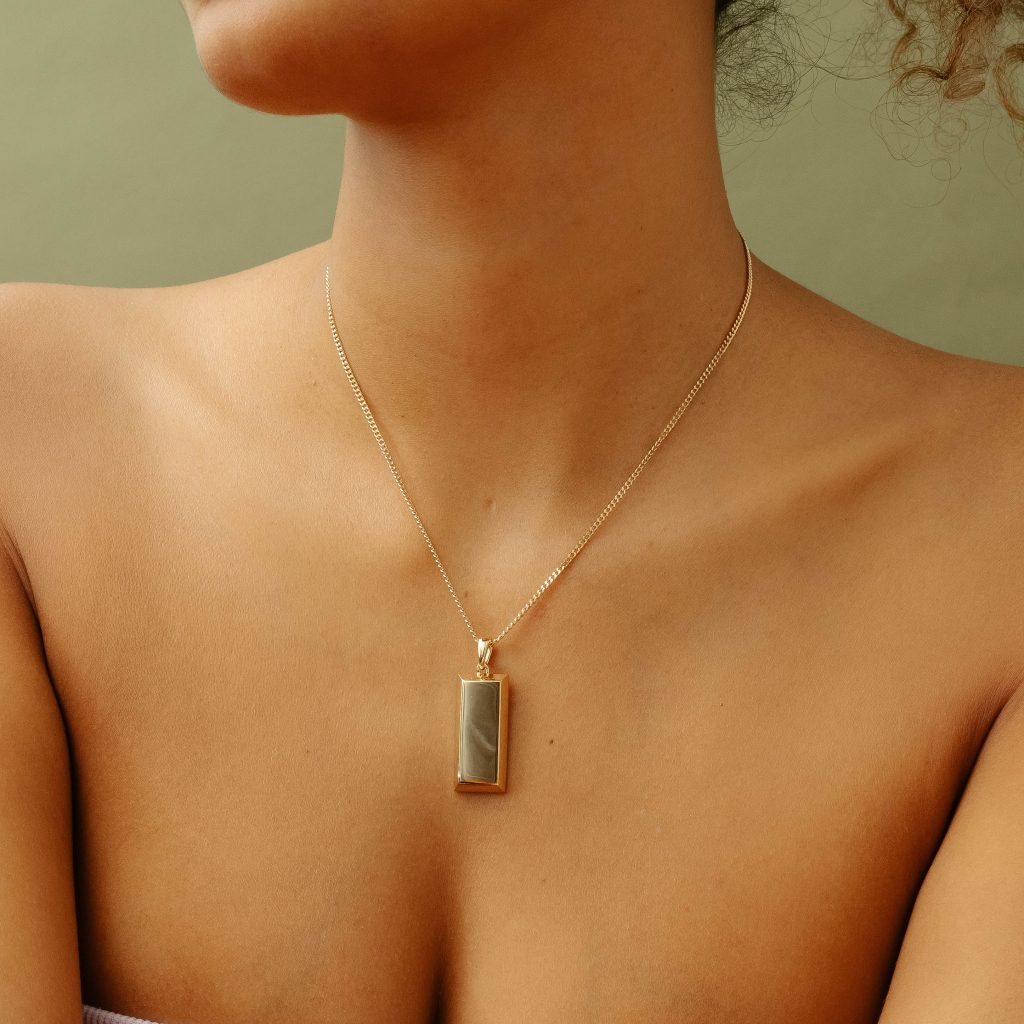 bar pendant necklace