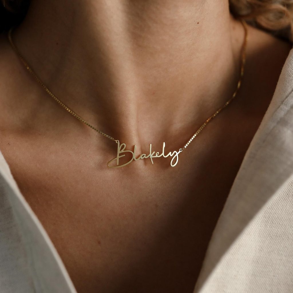 Gold name pendant 