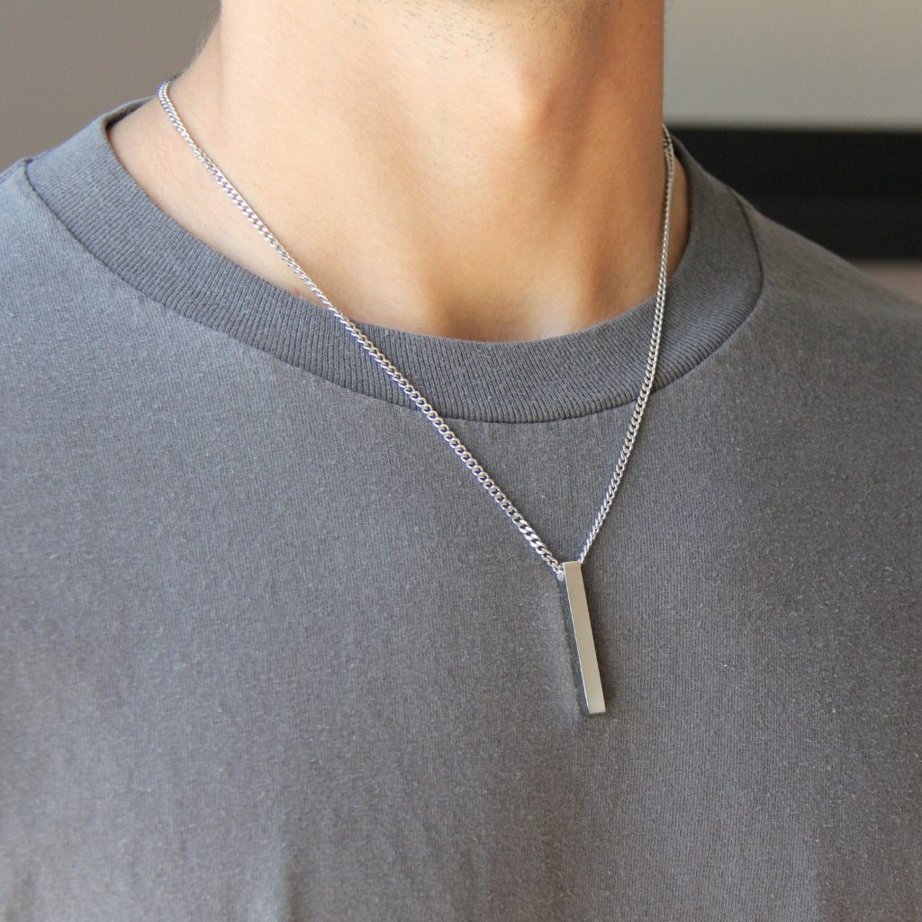 bar pendant necklace