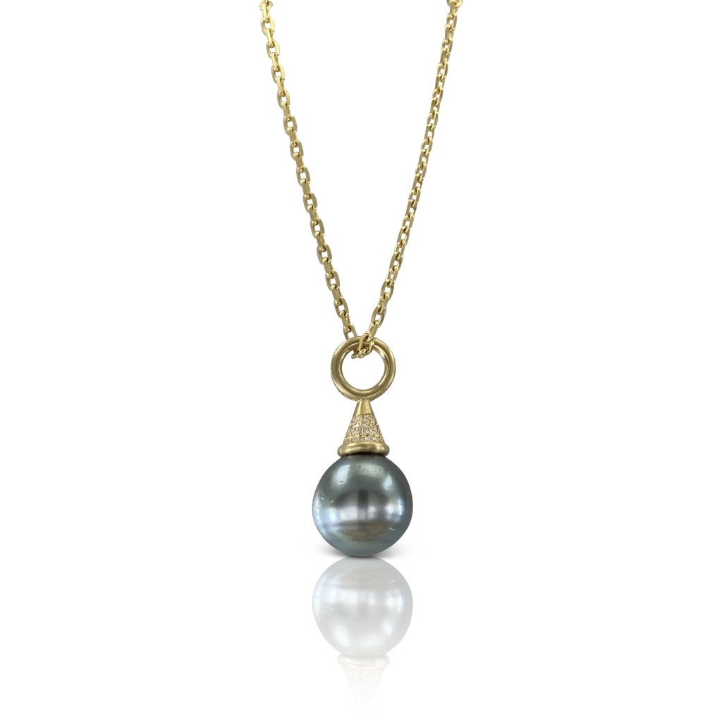 Tahitian pearl pendant