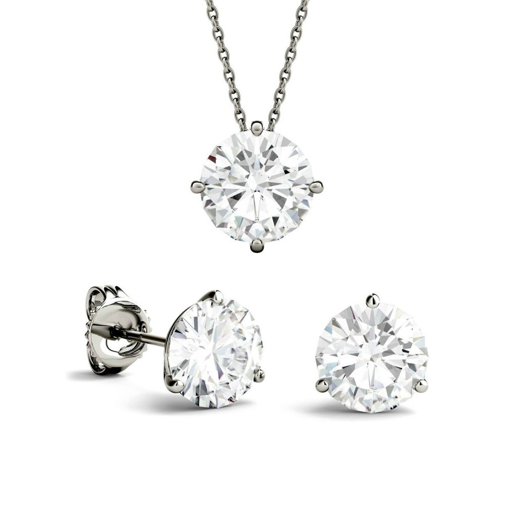 Diamond pendant set