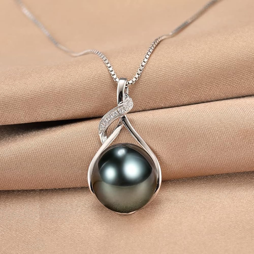 Tahitian pearl pendant