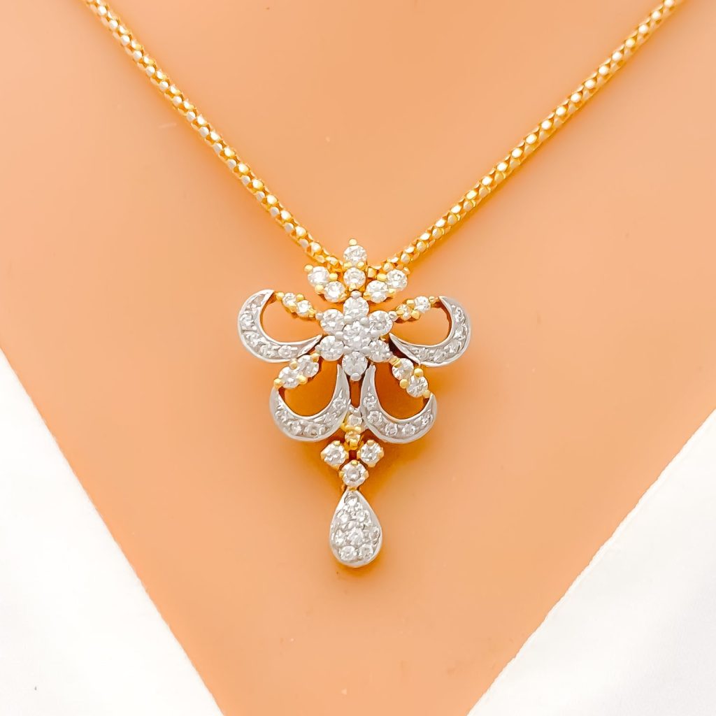 Diamond pendant set