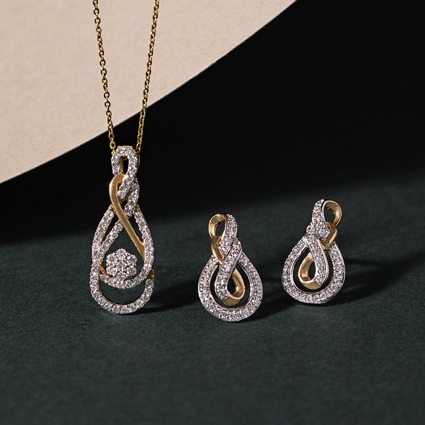 Diamond pendant set