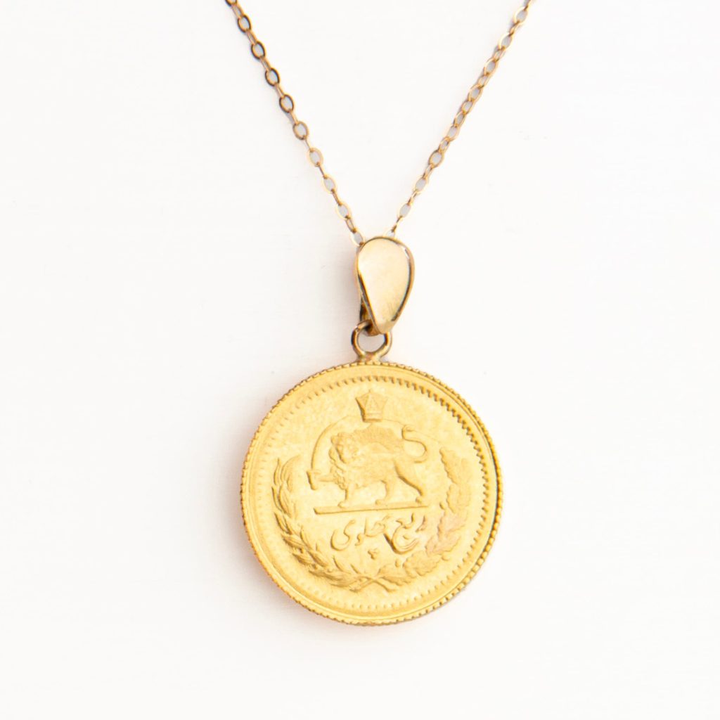 Gold coin pendant necklace