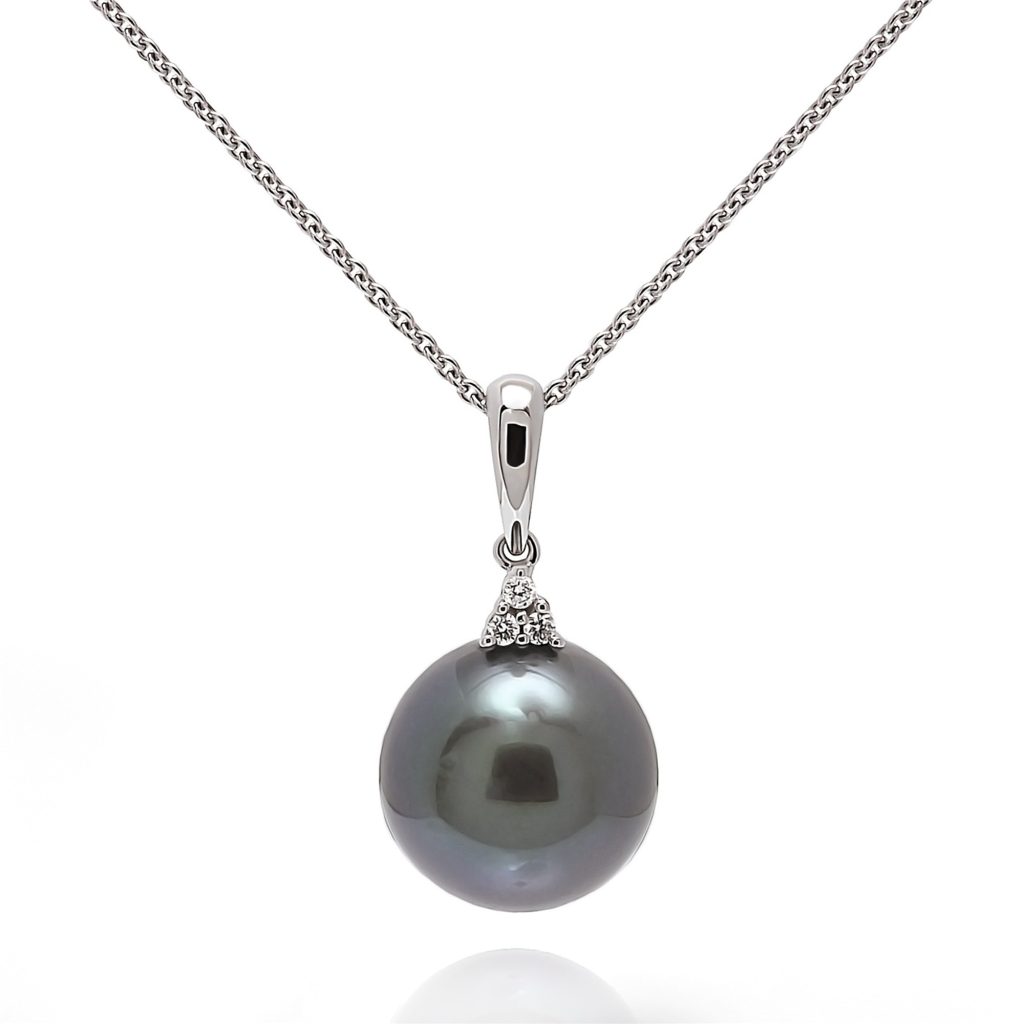 Tahitian pearl pendant