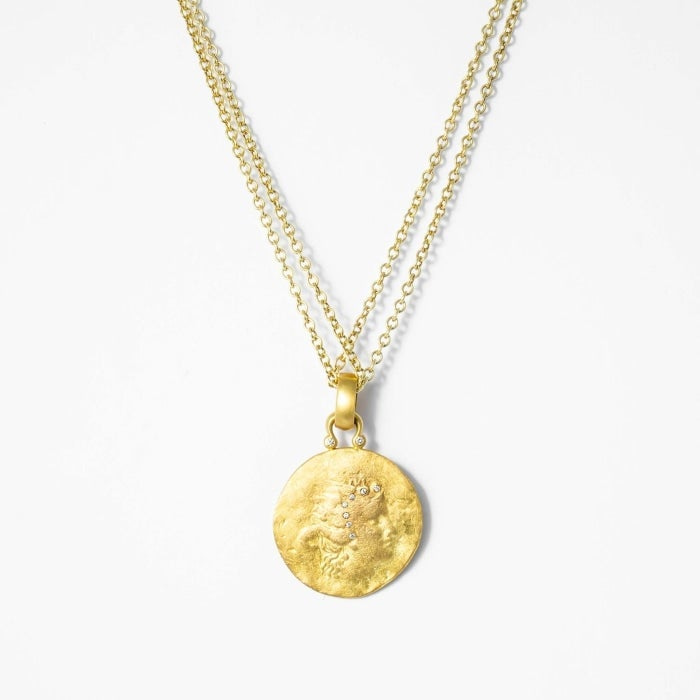 Gold coin pendant necklace