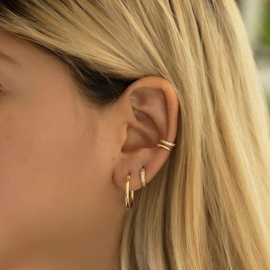 clean gold earrings