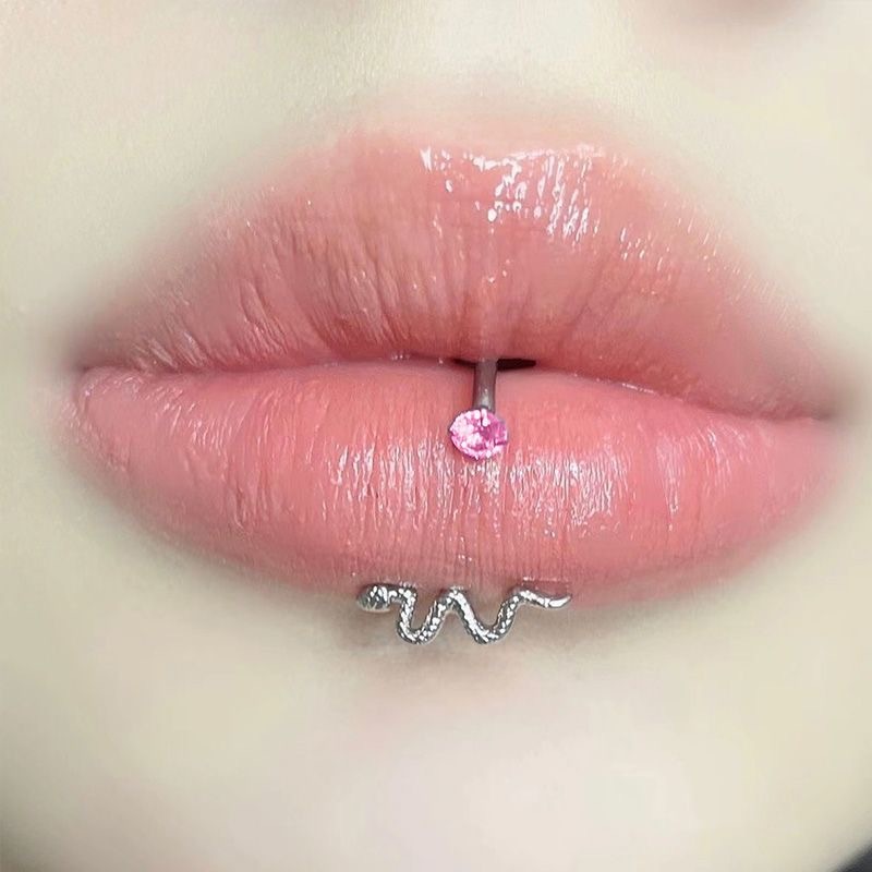 Vertical labret