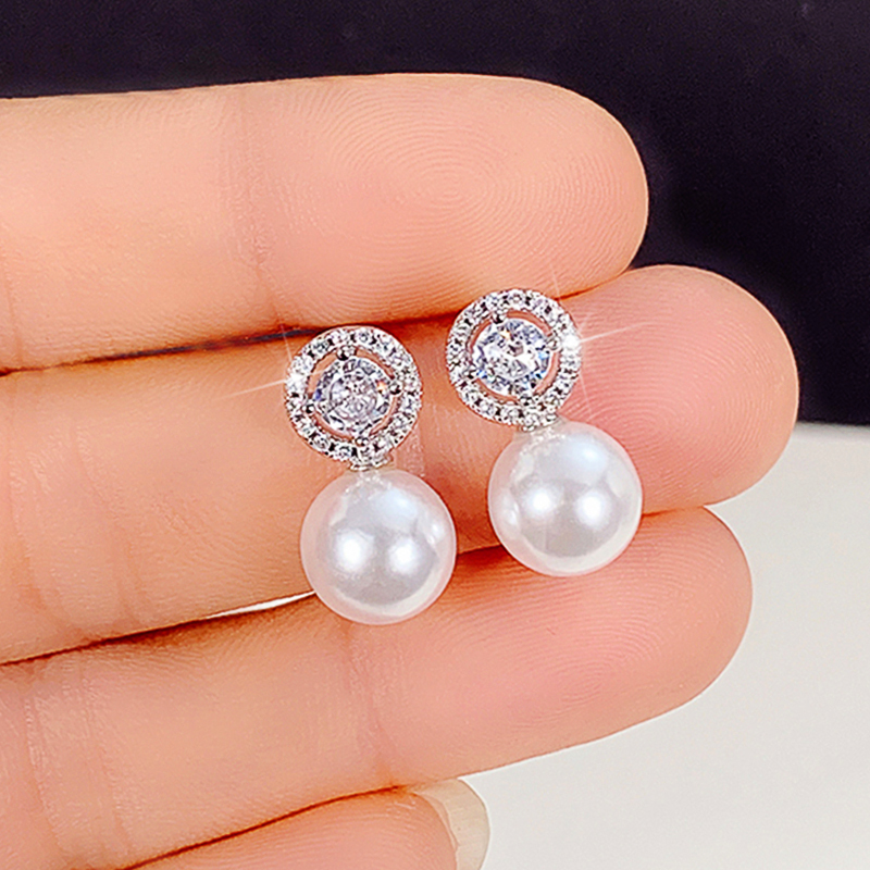 clean pearl earrings