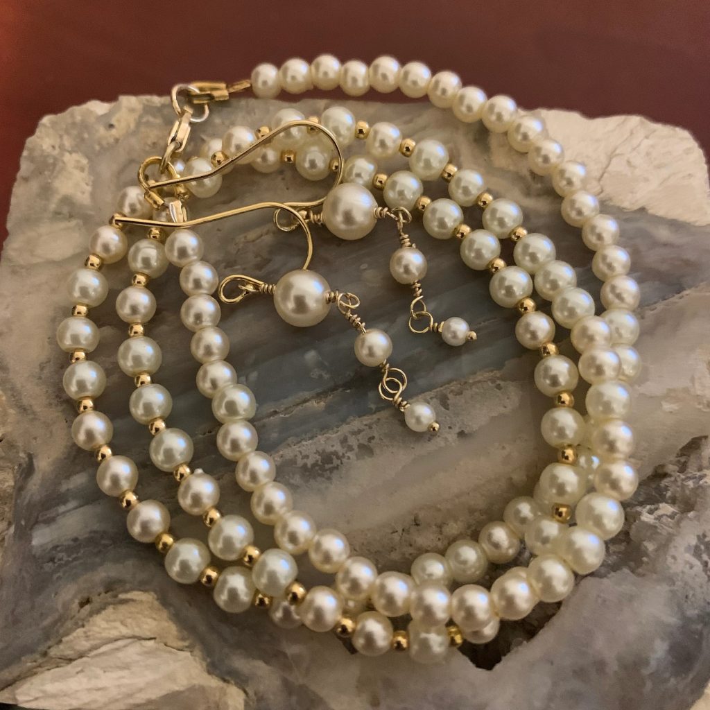 gold pearl necklace