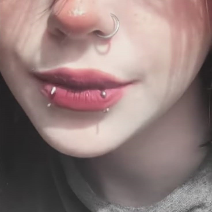 double lip ring piercing